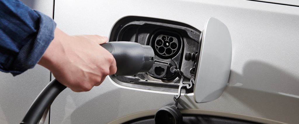 7310280-05-energi-bloggrafikker-hero-opladning-1200x500px-saadan-oplader-du